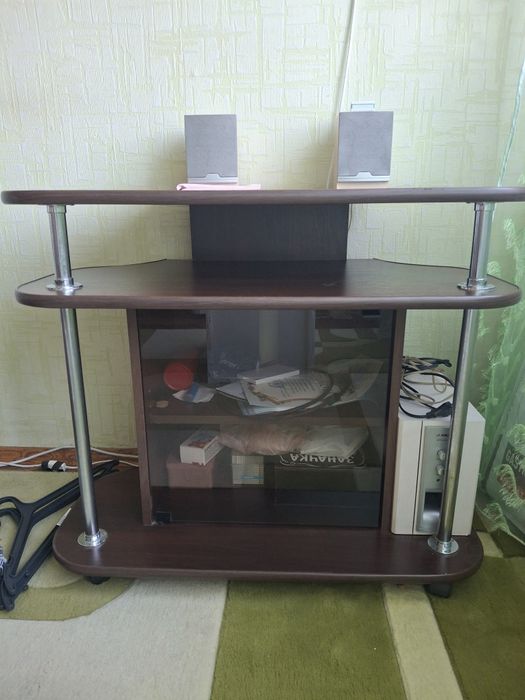 Тумба під телевізор.