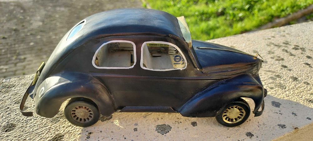 Viatura preta em lata para colecionadores