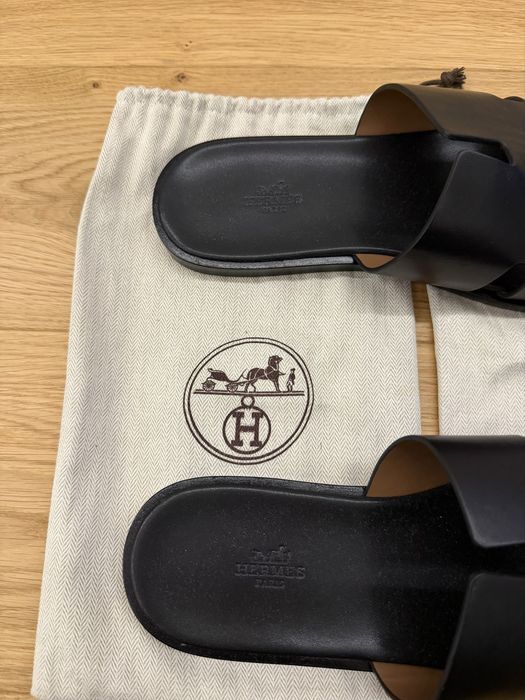 Hermès Izmir Black Leather H Sandals – Size 43