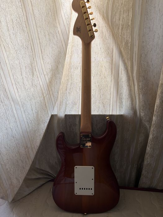 Squier 40th Anniversary Stratocaster SSB