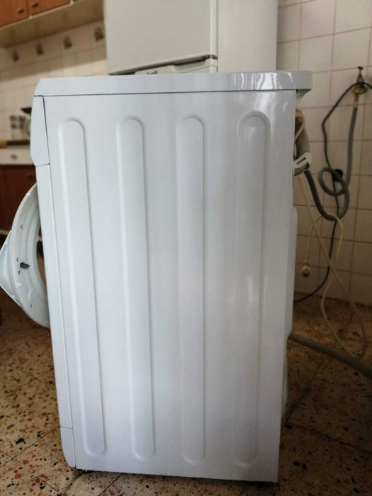 Máquina de Lavar Roupa Becken