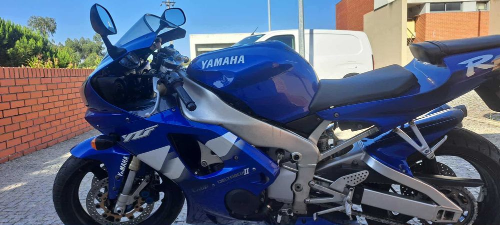 Yamaha YZF R1 (1999) – Clássica em Bom Estado