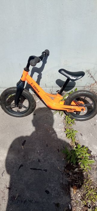 Продам детские машинки и велосипеды