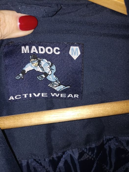 Продам женскую куртку Madoc
