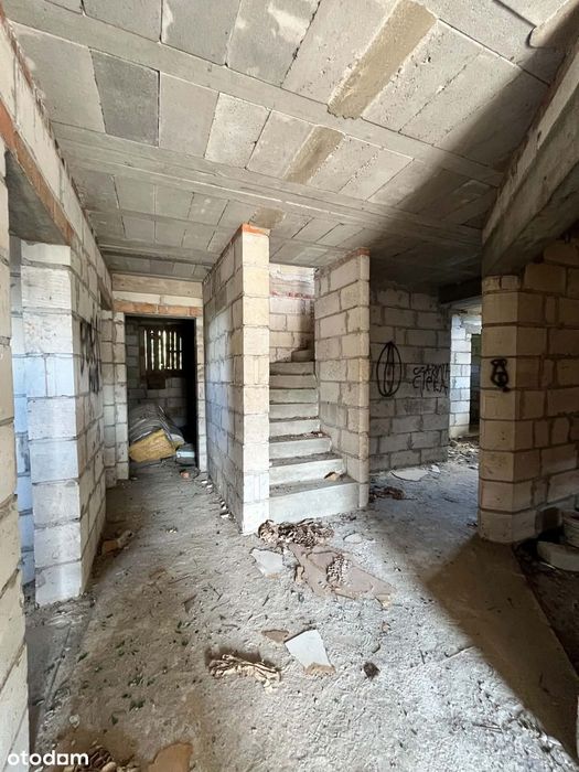 Przestronny dom 300 m² w stanie surowym otwartym na działce 1200 m²