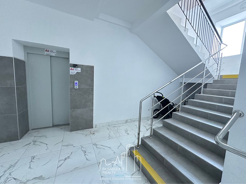 Продам 2-кімнатну квартиру в новому, вже обжитому будинку!