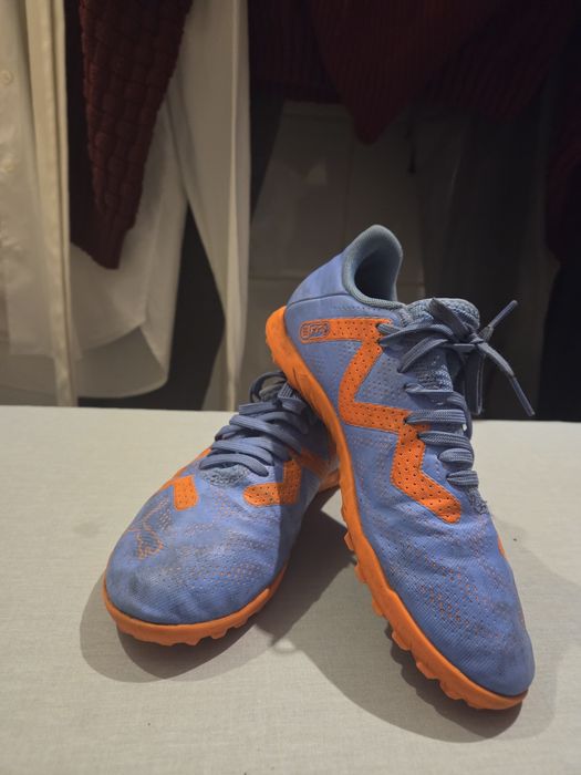 Buty turfy Puma rozm. 35