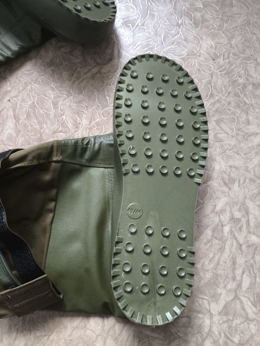 Гумові чоботи ,чулки на взуття водонепроникні Британія