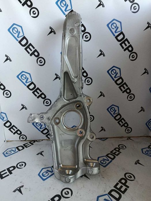 Цапфа \ Поворотній кулак tesla MY \ M3