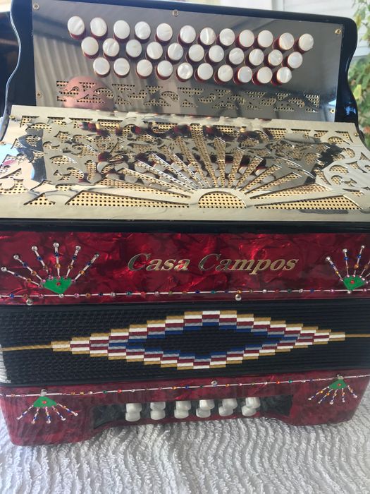 Vendo concertina artesanal em Bronze em FA LA RE.