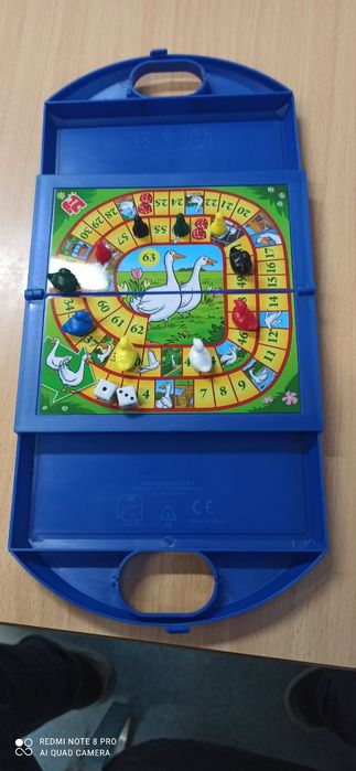 Настільна гра 2-в-1: Змії та Драбини + Гуси-Гуси. Дорожній кейс!
Опис