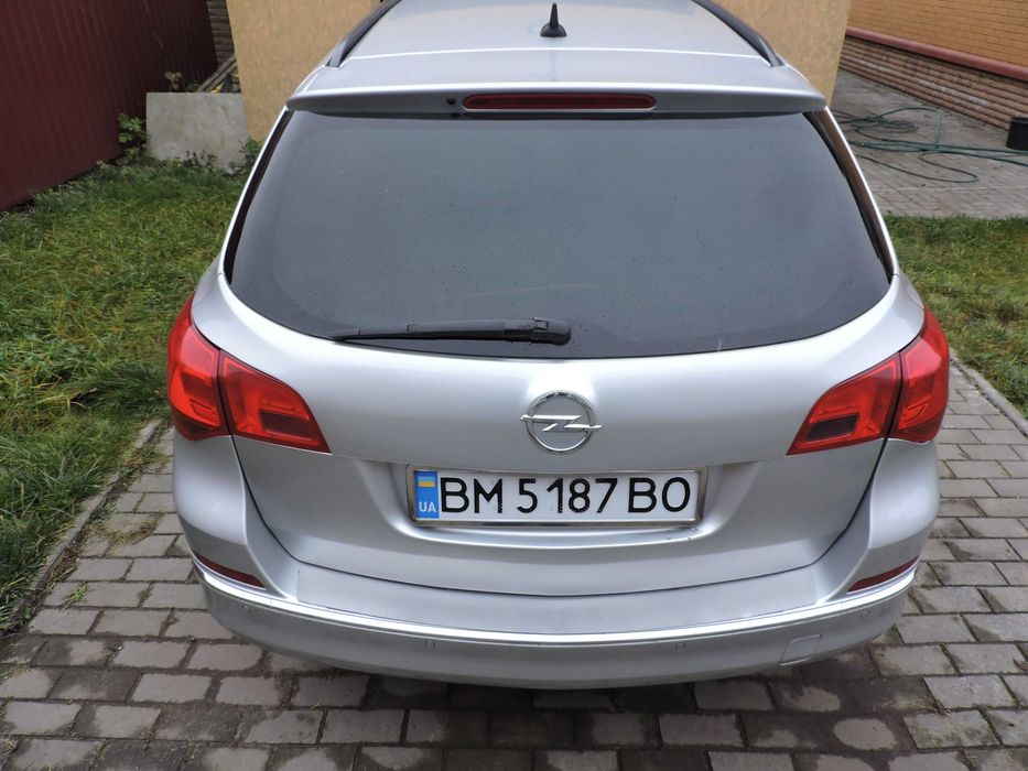 Opel Astra J 2014 торг уместен