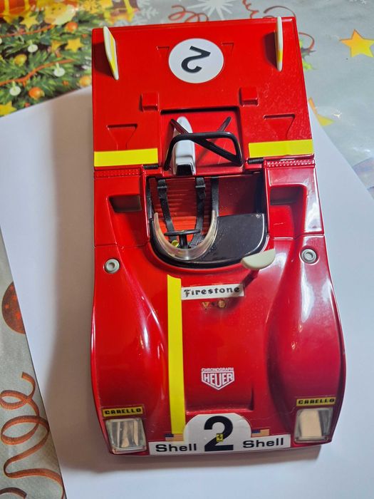 Miniatura escala 1:18 - Ferrari