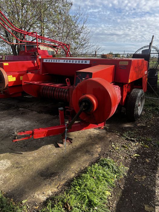 Прес-підбирач Massey Ferguson 120