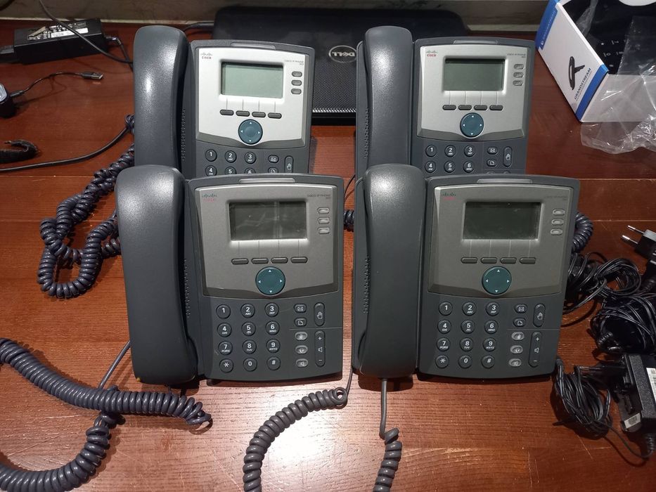 IP телефон Cisco SPA 303