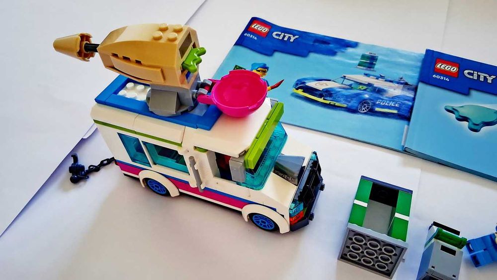 Lego City 60314 Ice Cream Truck Police Chase em peças novas montado