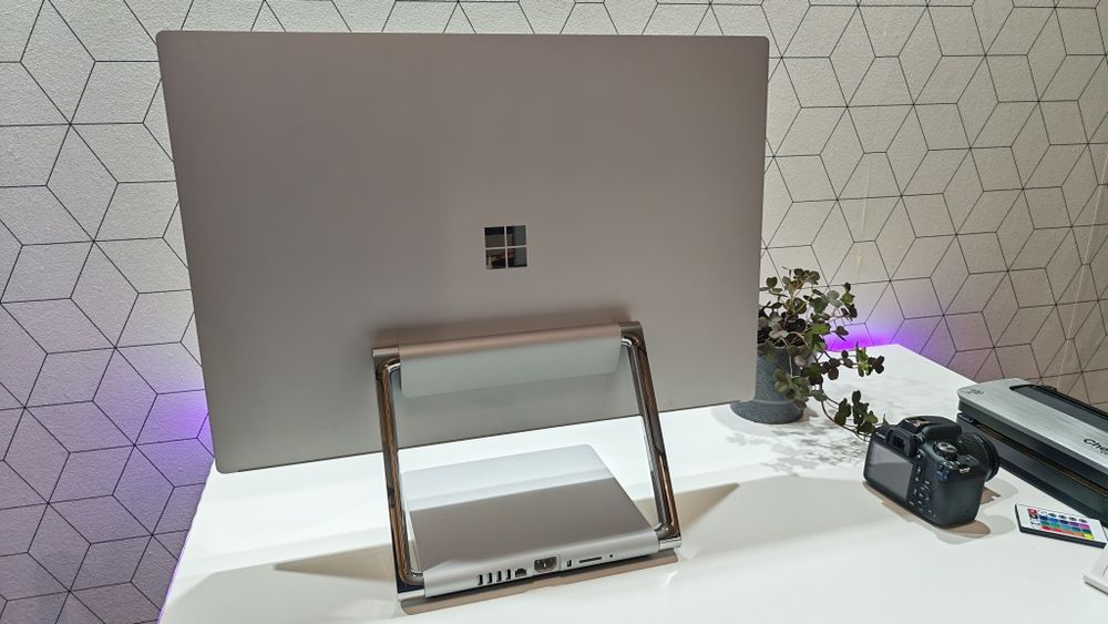 Sprzedam,Komputer PC/Microsoft Surface Studio/All in One AiO/Intel Core i5 6440HQ/8GB RAM DDR4/SSD 1TB+HDD 1TB/NVIDIA GeForce GTX 965M/Windows 11pro.