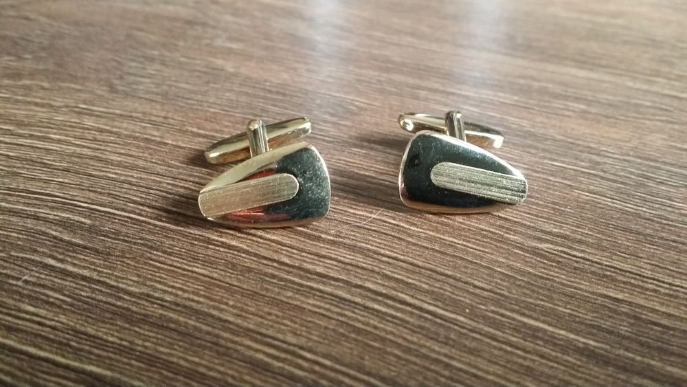 Nowe pozłacane spinki do mankietów trójkątne