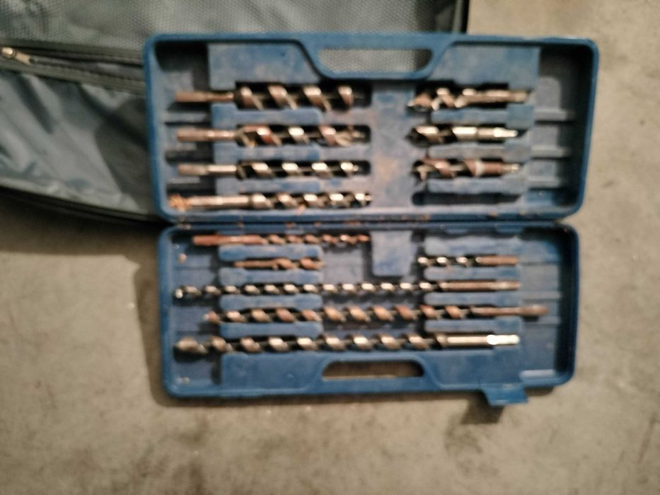 Ferramentas e equipamentos diversos