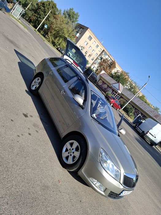 Продам автомобіль Skoda універсал