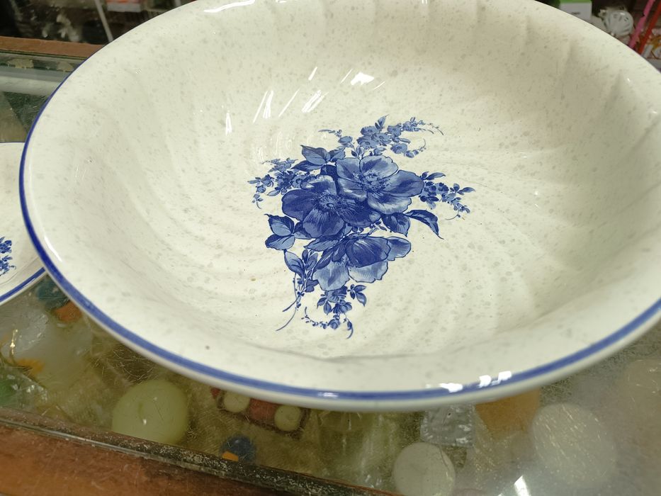 Bacia e saboneteira de lavatório