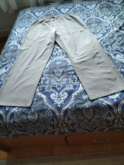 Nowe modne spodnie męskie,