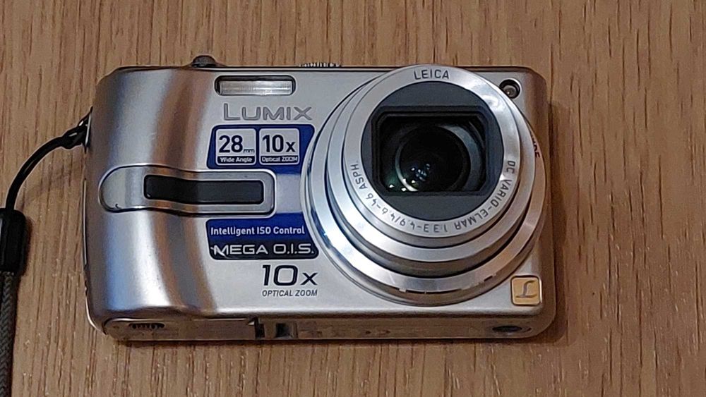 Máquina Fotográfica Panasonic Lumix DMC-TZ3 (lente LEICA)