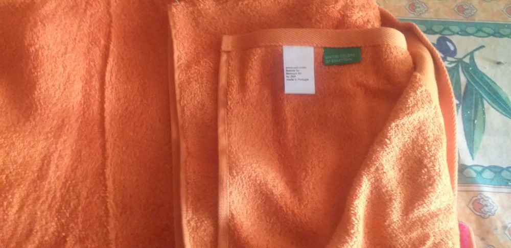Conjunto 2 toalhas  Benetton novas