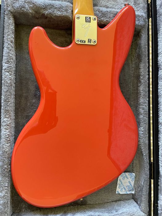 Fender Jag - Stang Fiesta Red Case Gitara Kurt Cobain