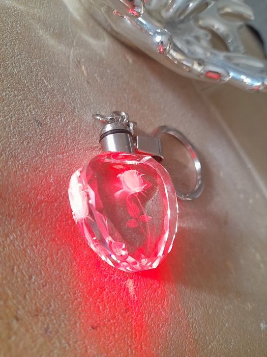 Serce Róża breloczek z led brelok kryształowy Walentynki