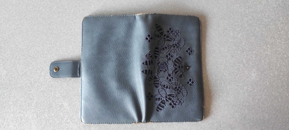 VENDO Carteira em pele sintetica