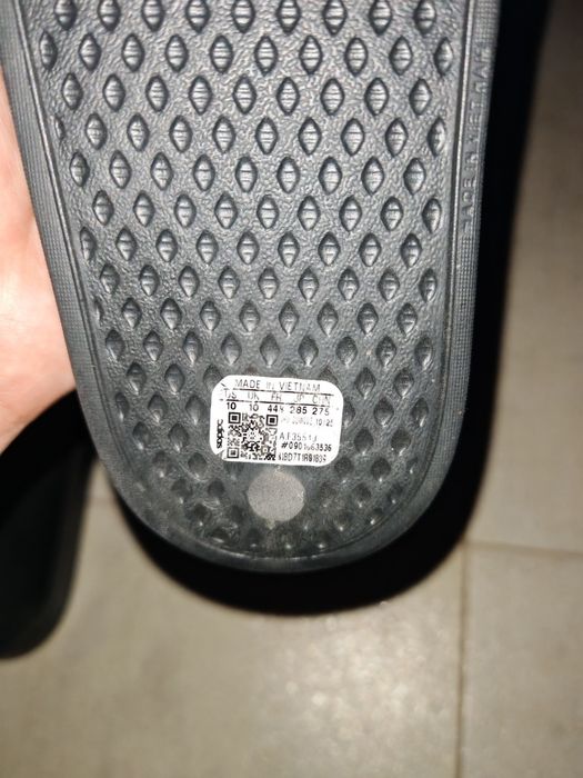 Sprzedam klapki  adidas 44,5