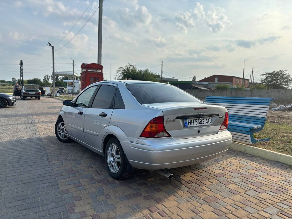 Ford Focus 2003  2.0 Г/Б