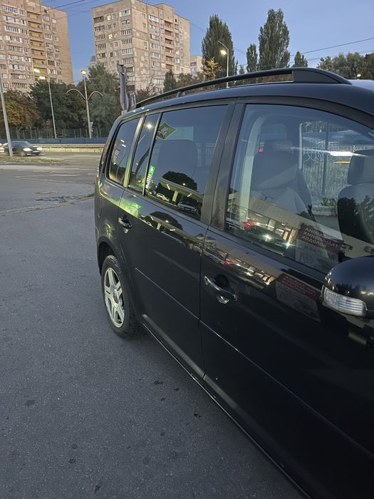 Voltsvagen Touran 2005р