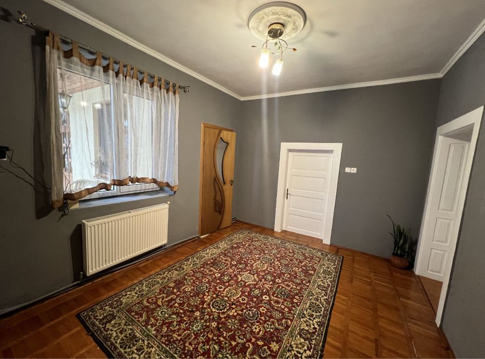 Затишний будинок біля Чорної Гори.