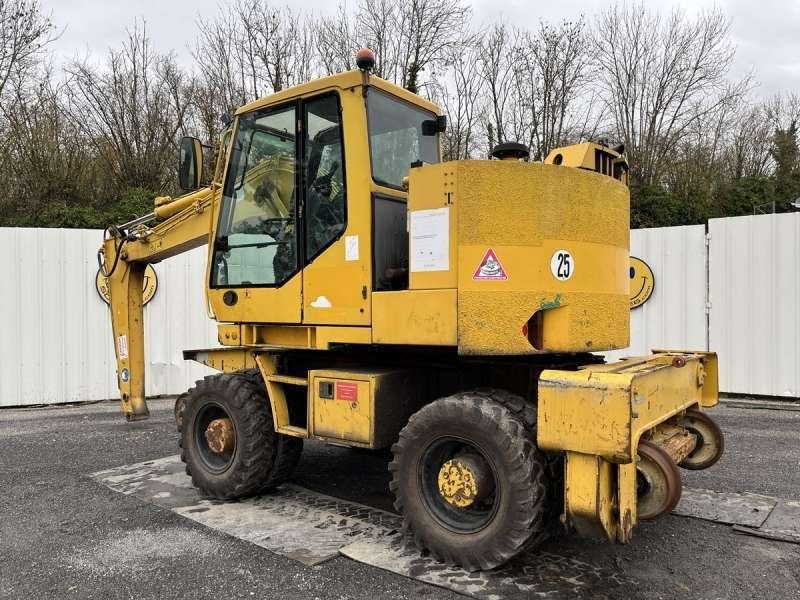 Escavadeira Rodoferroviária CASE 788-PRR