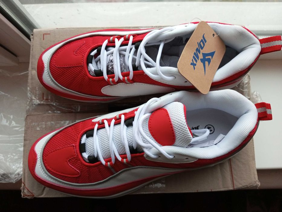 Мужские кроссовки, новые