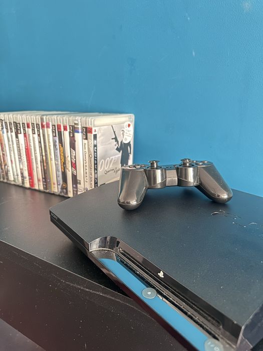 PS3 Slim + 22 jogos + 1 comando