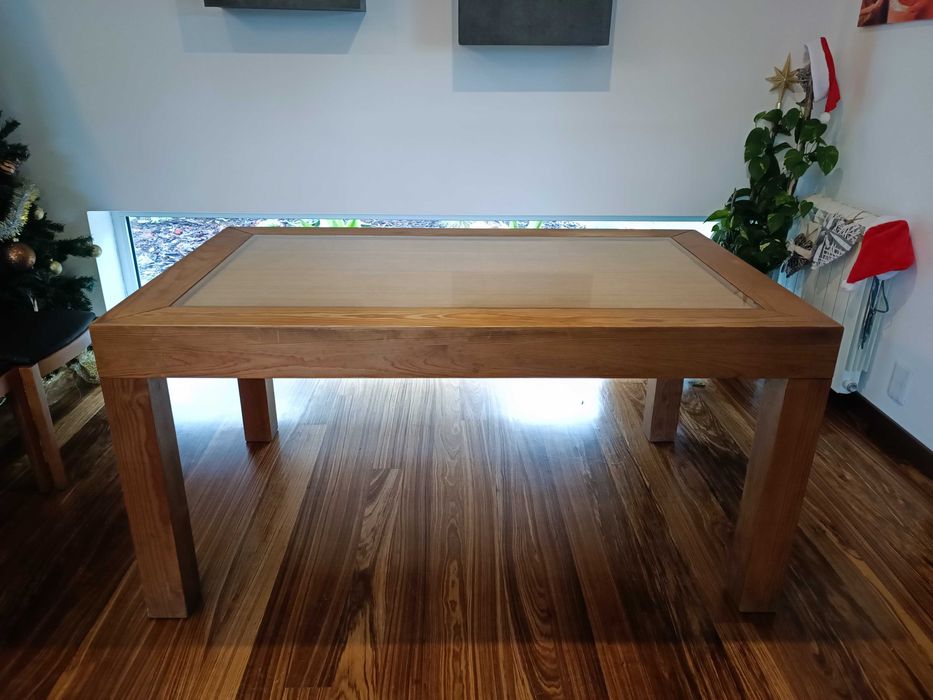 Dining Table, Solid Wood Top with Tempered Glass, L 0.95 × W 1.6 × H 0.864285485626498121