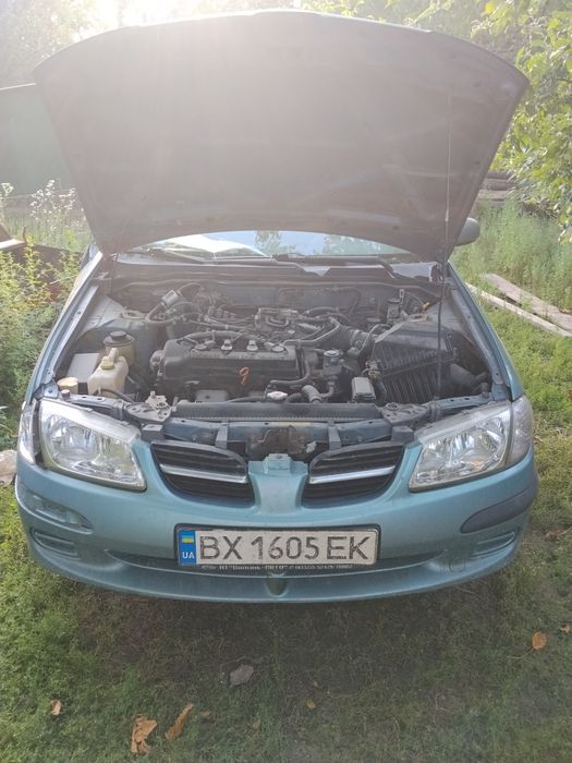 Автомобіль Ніссан після ДТП