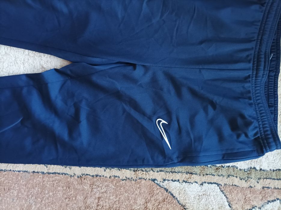Spodnie Nike rozm. 158-170 super stan