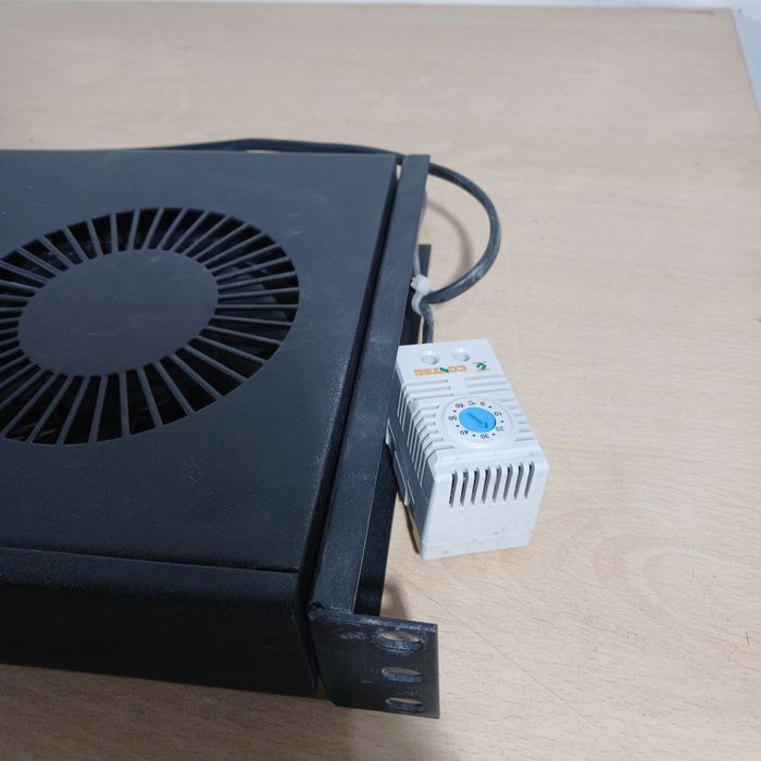 Вентблок 19" 1U для серв шафи