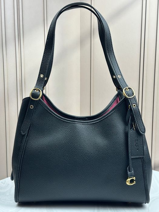 Містка жіноча шкіряна сумка Coach Willow Shoulder Bag з двома ремінцями Чорна
