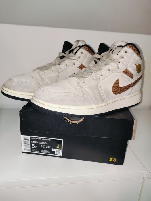 Nike Jordan 1 Mid SE 37, 5