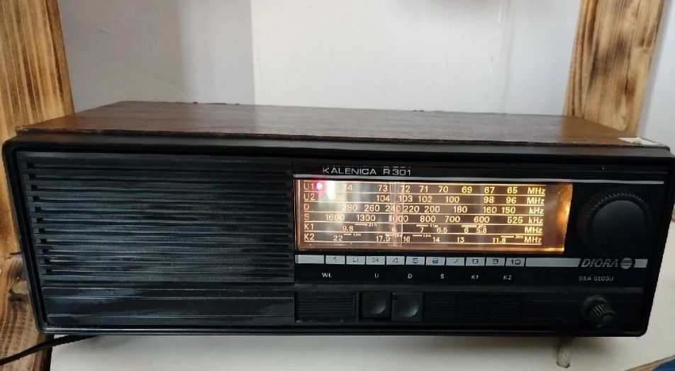 Radioodbiornik Diora Kalenica R-301.