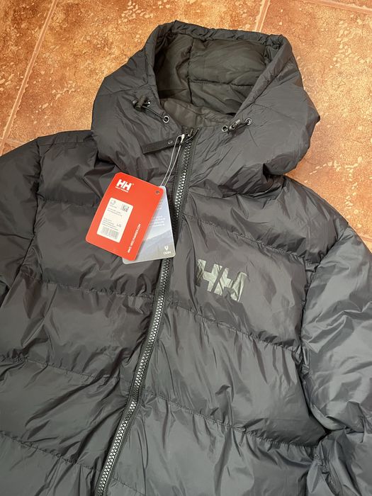 Пуховик Helly Hansen