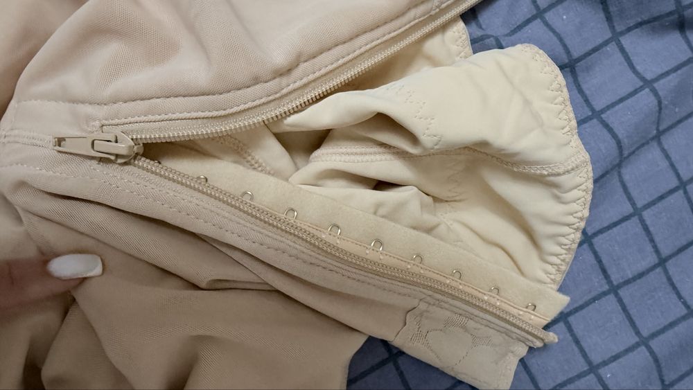 Жіноча корегуюча білизна