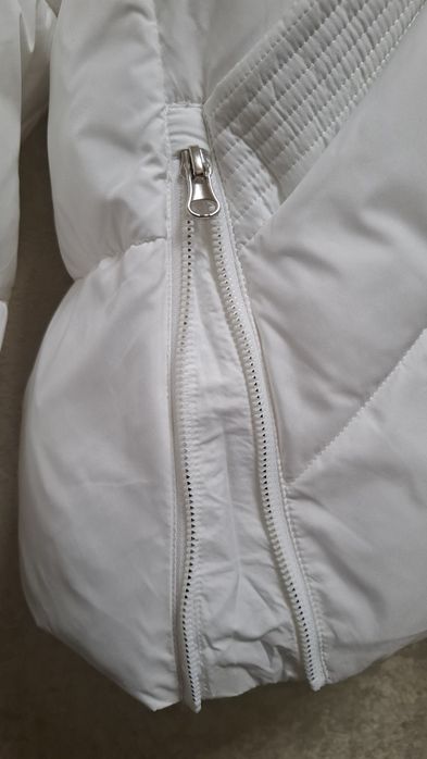 Куртка зимова білого кольору