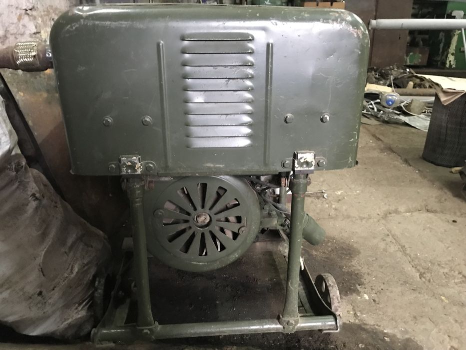 Продам военную электростанцию на 4 кВт 220v