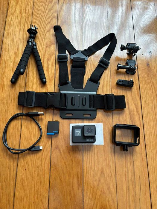 GoPro Hero 7 Black, 2 baterias e acessórios